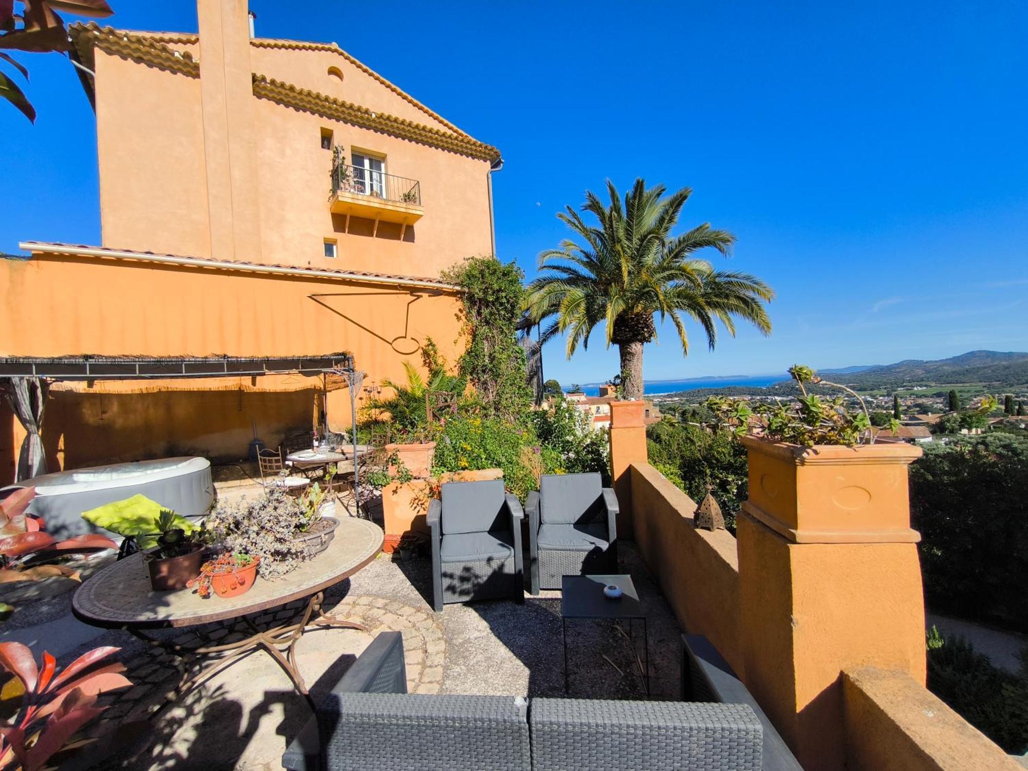 Love-Room Discret 40 M2 Bormes Les Mimosas Village Avec Terrasse Екстер'єр фото