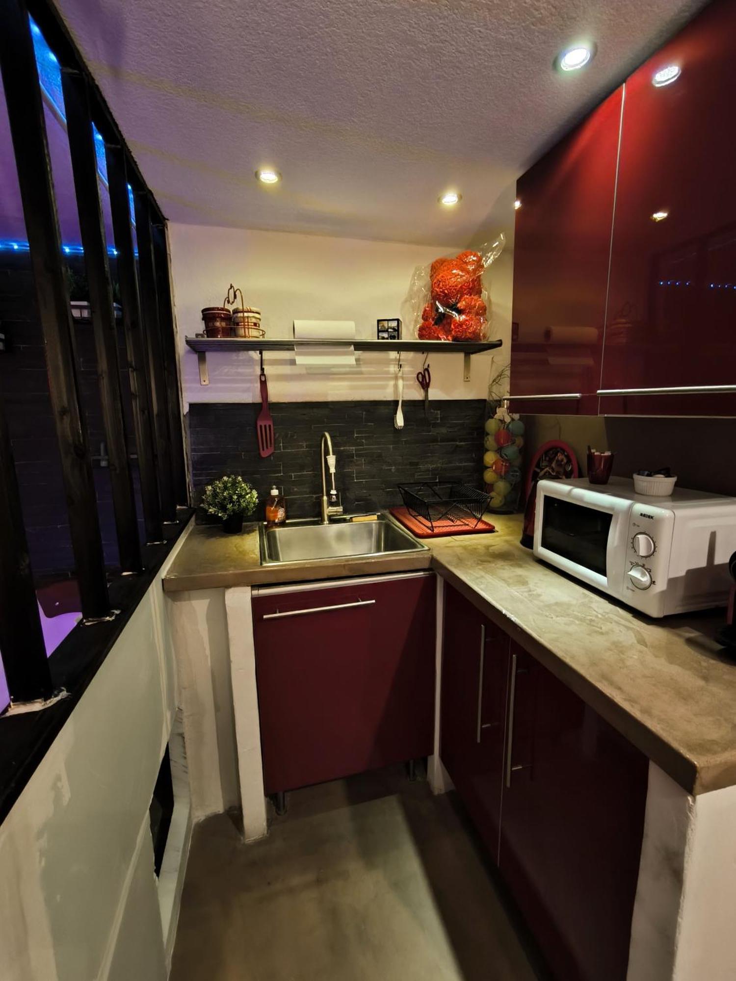 Love-Room Discret 40 M2 Bormes Les Mimosas Village Avec Terrasse Екстер'єр фото