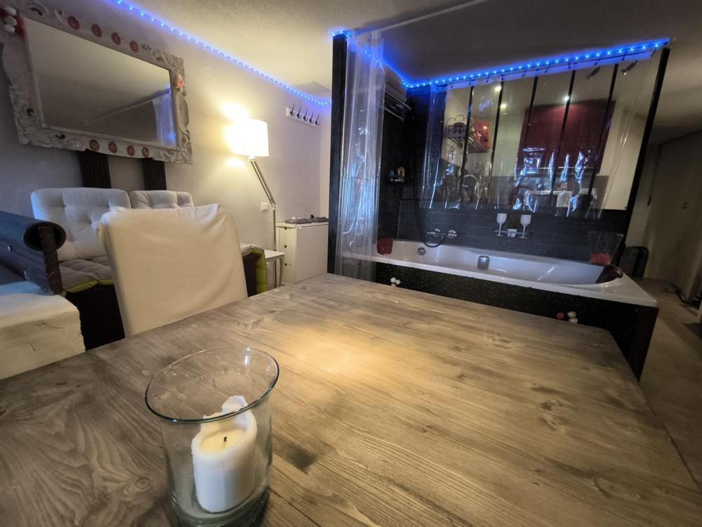 Love-Room Discret 40 M2 Bormes Les Mimosas Village Avec Terrasse Екстер'єр фото