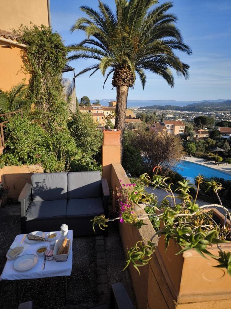 Love-Room Discret 40 M2 Bormes Les Mimosas Village Avec Terrasse Екстер'єр фото